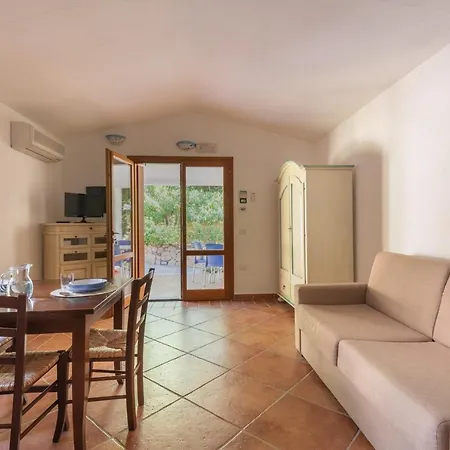 Stunning Bouganvillage Tanaunella
