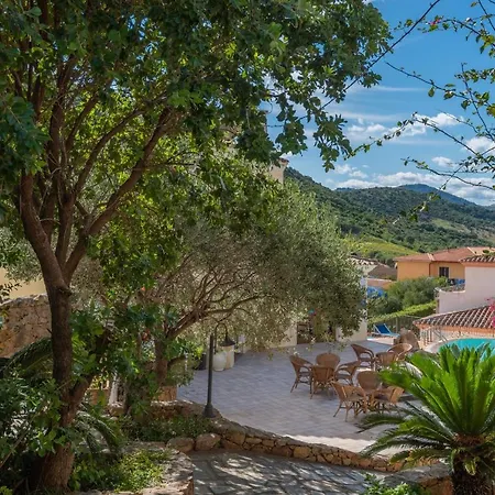 Stunning Bouganvillage *