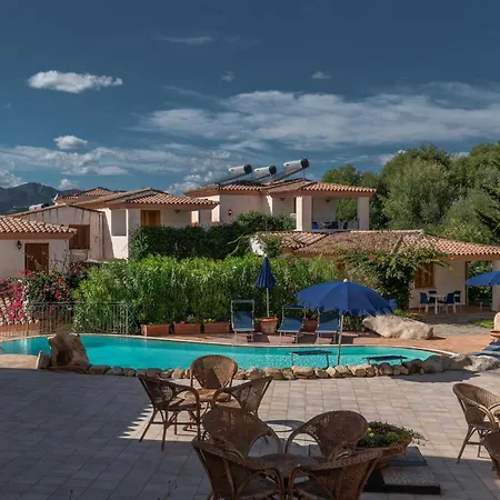 Stunning Bouganvillage Tanaunella